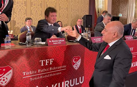 T­ü­r­k­ ­F­u­t­b­o­l­u­ ­B­a­ş­k­a­n­ı­n­ı­ ­S­e­ç­i­y­o­r­